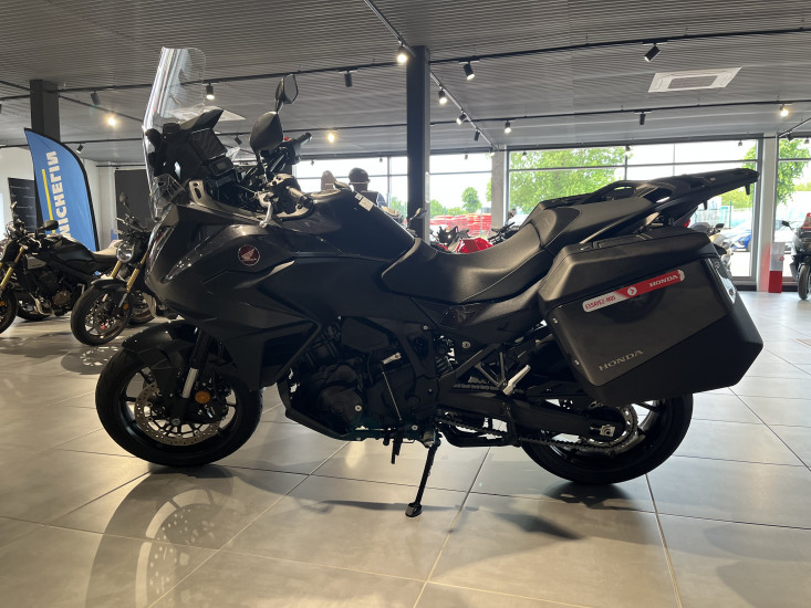 HONDA NT 1100 - SAINT-JEAN-DU-CARDONNAY