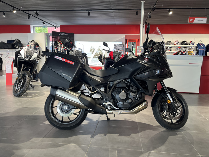 HONDA NT 1100 - SAINT-JEAN-DU-CARDONNAY