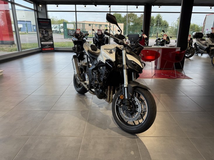 HONDA CB 1000 Hornet - SAINT-JEAN-DU-CARDONNAY