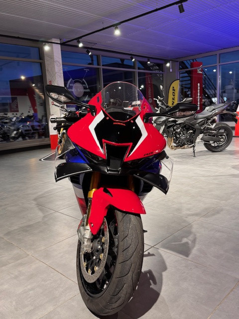 HONDA CBR1000 RR-R SP - SAINT-JEAN-DU-CARDONNAY