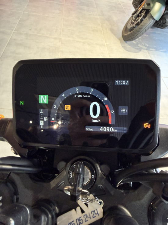 HONDA CB125 R - SAINT-JEAN-DU-CARDONNAY