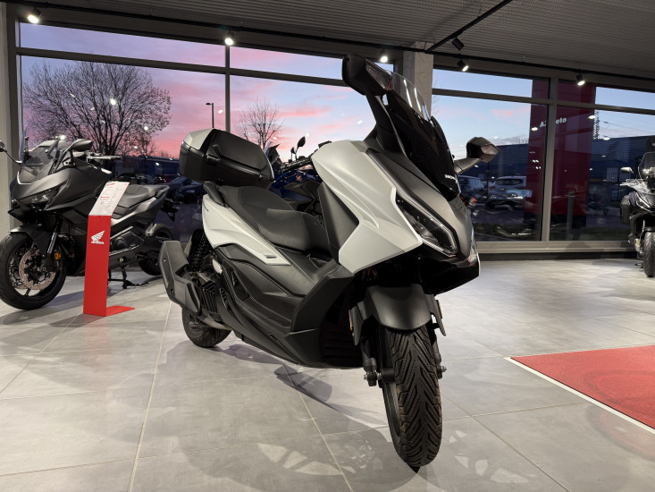 HONDA FORZA 125 TOP BOX - SAINT-JEAN-DU-CARDONNAY