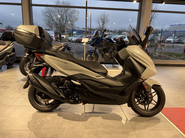 HONDA FORZA 350 TOP BOX - SAINT-JEAN-DU-CARDONNAY