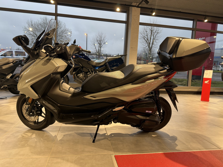 HONDA FORZA 350 TOP BOX - SAINT-JEAN-DU-CARDONNAY