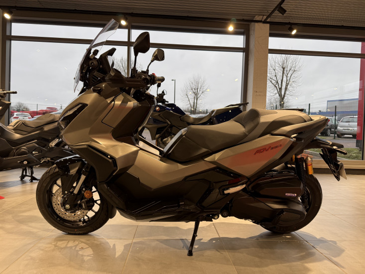 HONDA ADV 350 - SAINT-JEAN-DU-CARDONNAY