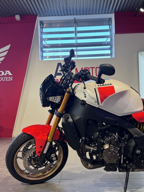 YAMAHA XSR 900 - SAINT-JEAN-DU-CARDONNAY