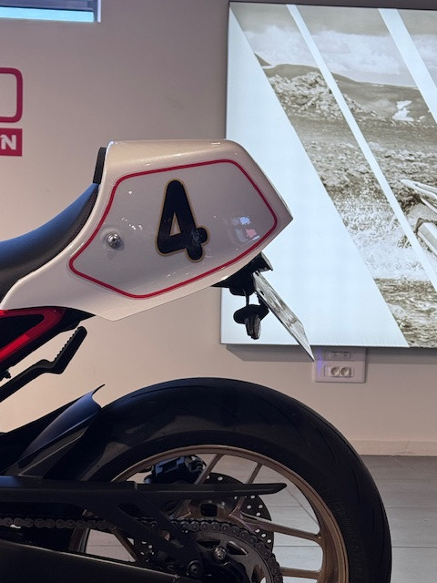 YAMAHA XSR 900 - SAINT-JEAN-DU-CARDONNAY