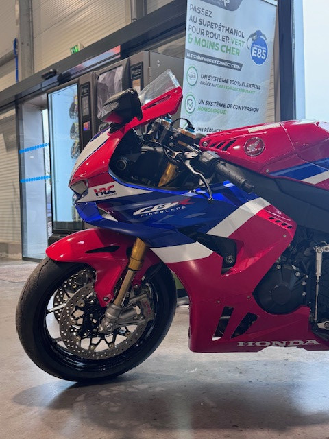 HONDA CBR1000 RR-R SP MILLESIME 2025 - SAINT-JEAN-DU-CARDONNAY