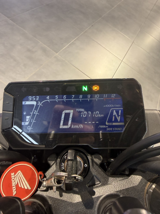 HONDA CB 125R - SAINT-JEAN-DU-CARDONNAY